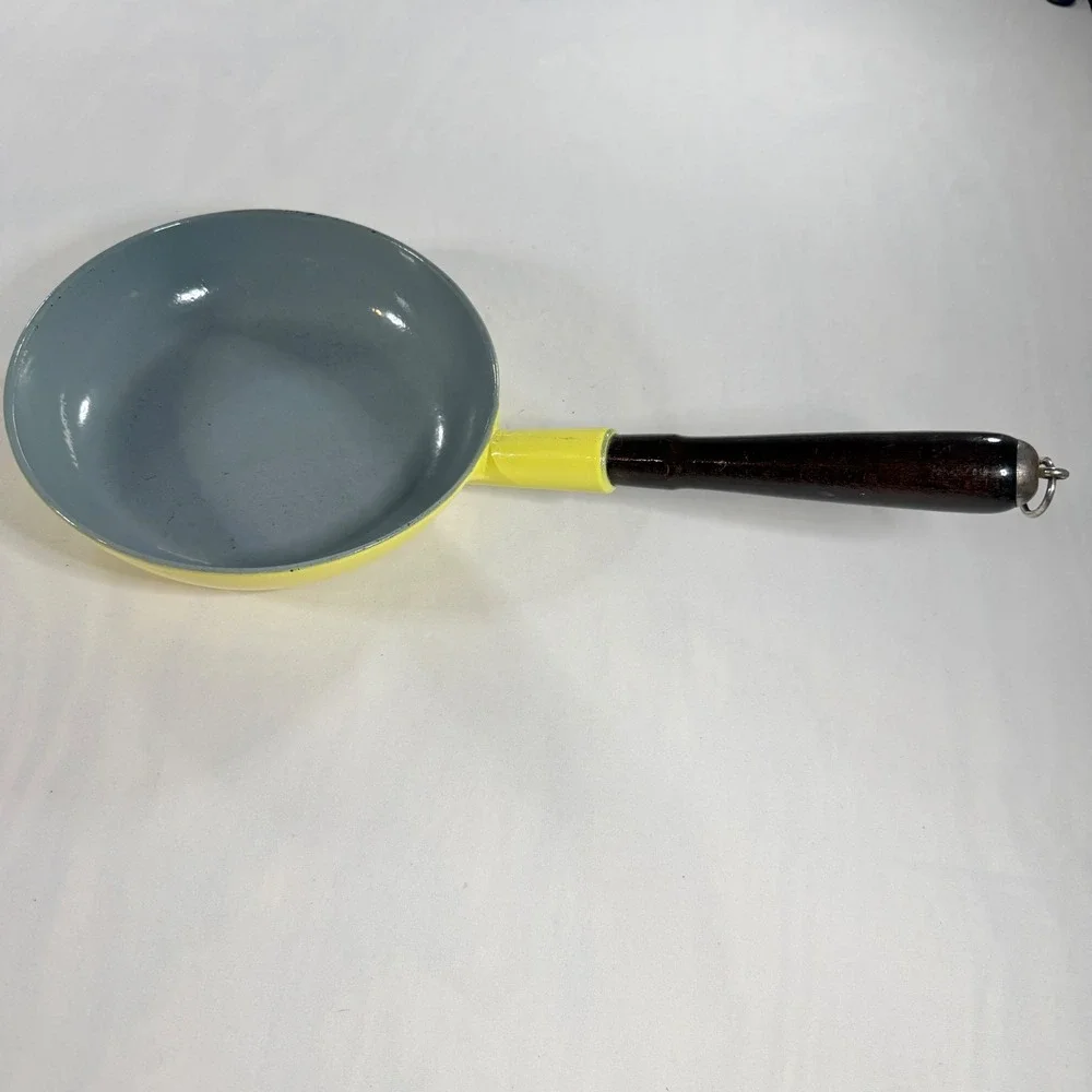 Vintage Descoware Belgium Yellow Enameled Cast Iron Skillet Grey Interior